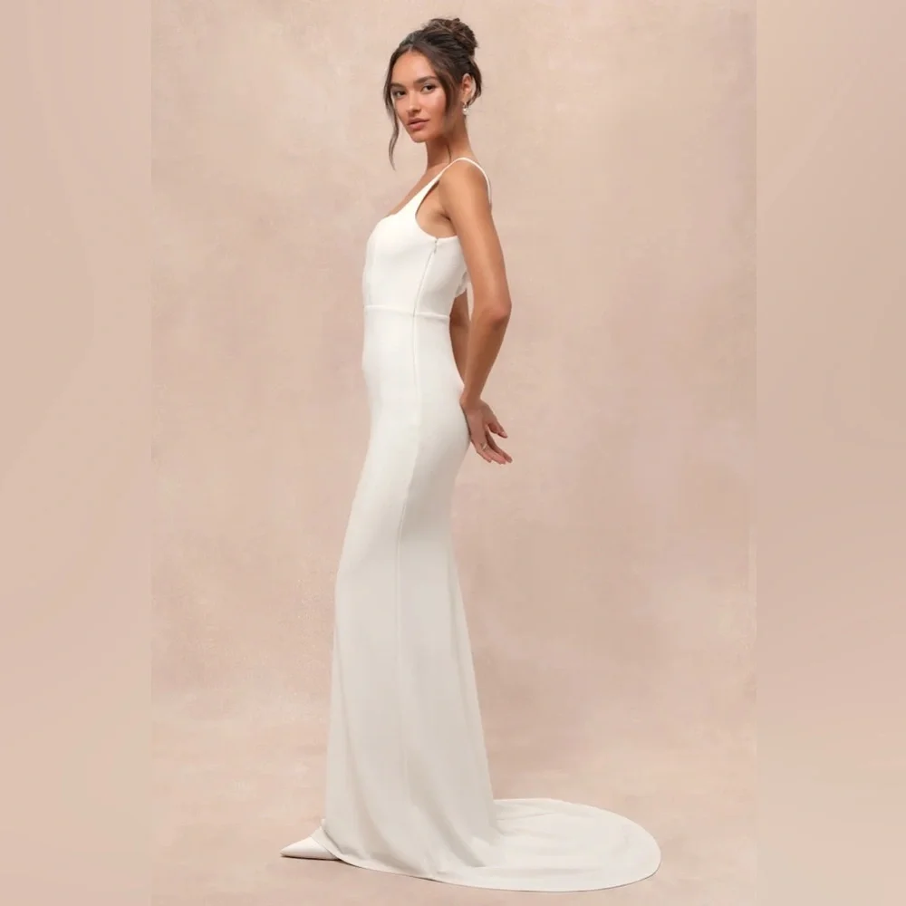 Regal Classic White Sleeveless Twist-Back Maxi Dress